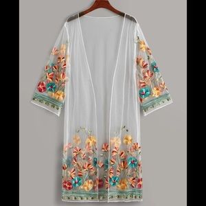 WORN ONCE FLORAL KIMONO BEACH COVERUP